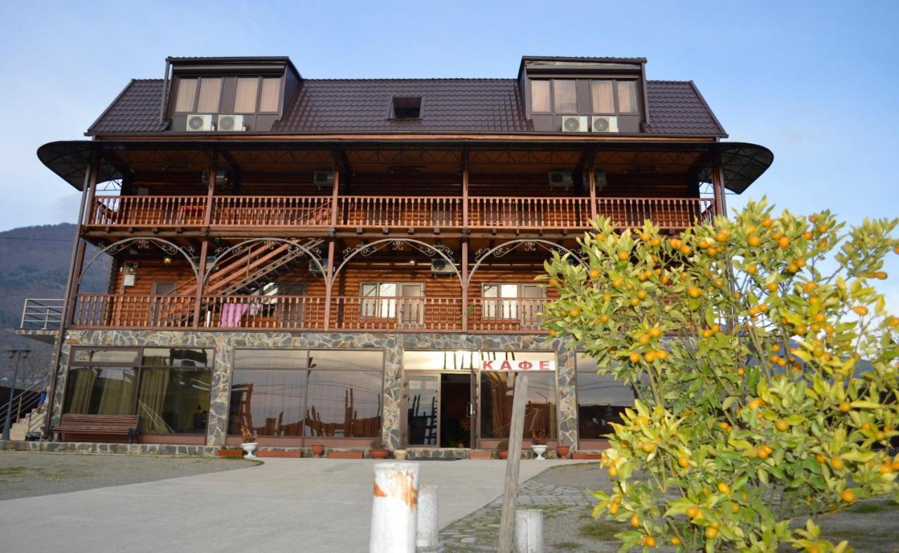 Абхазская Усадьба Hotel Gagra Luaran gambar