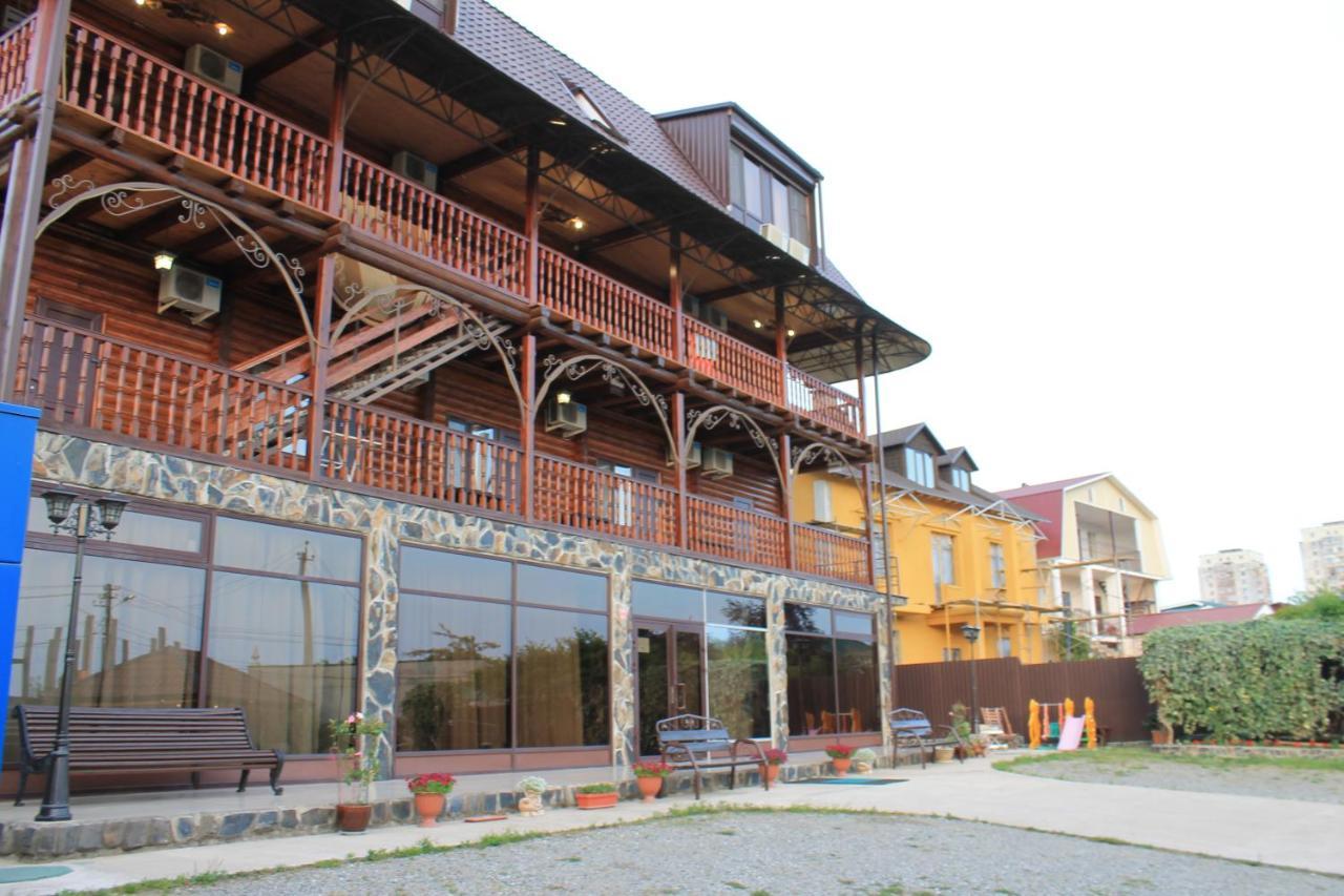 Абхазская Усадьба Hotel Gagra Luaran gambar