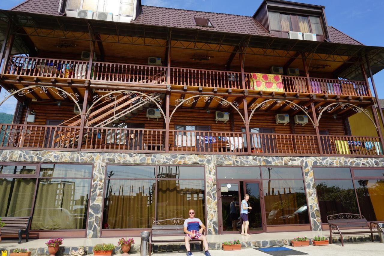 Абхазская Усадьба Hotel Gagra Luaran gambar