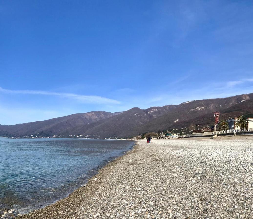 Абхазская Усадьба Hotel Gagra Luaran gambar