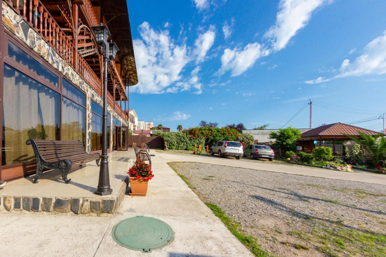 Абхазская Усадьба Hotel Gagra Luaran gambar